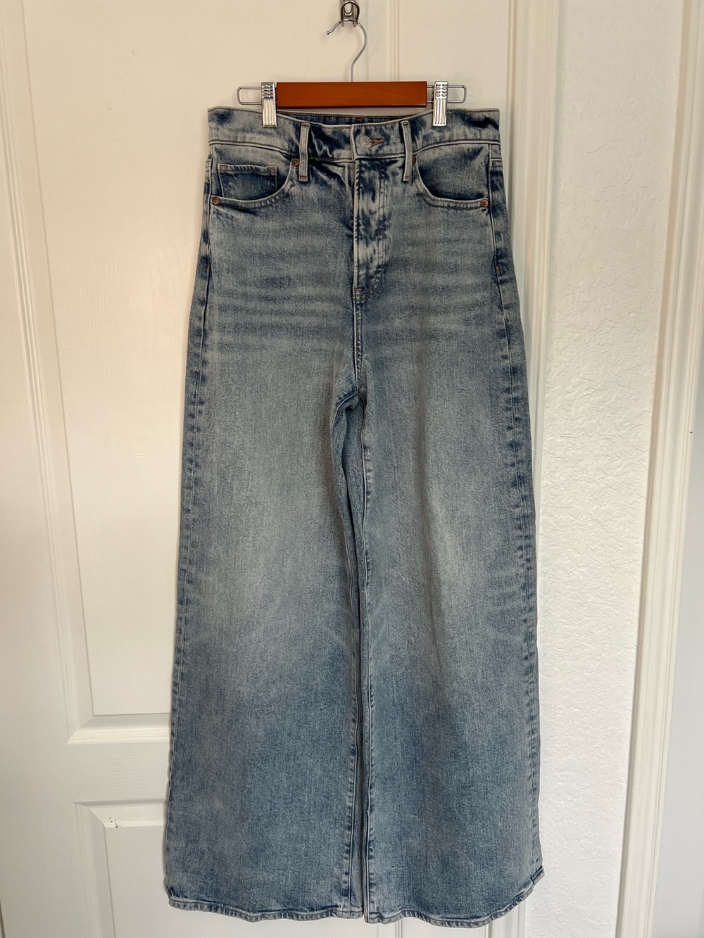 EXPRESS Relaxed Wide Leg High Rise Denim | Medium Wash | 6R